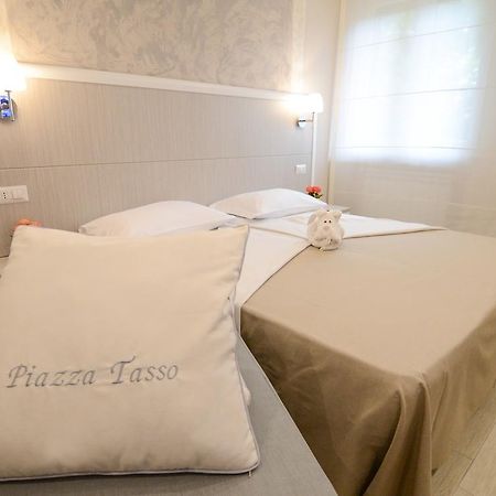 Bed and Breakfast Le Quattro Piazze Sorrent Zimmer foto